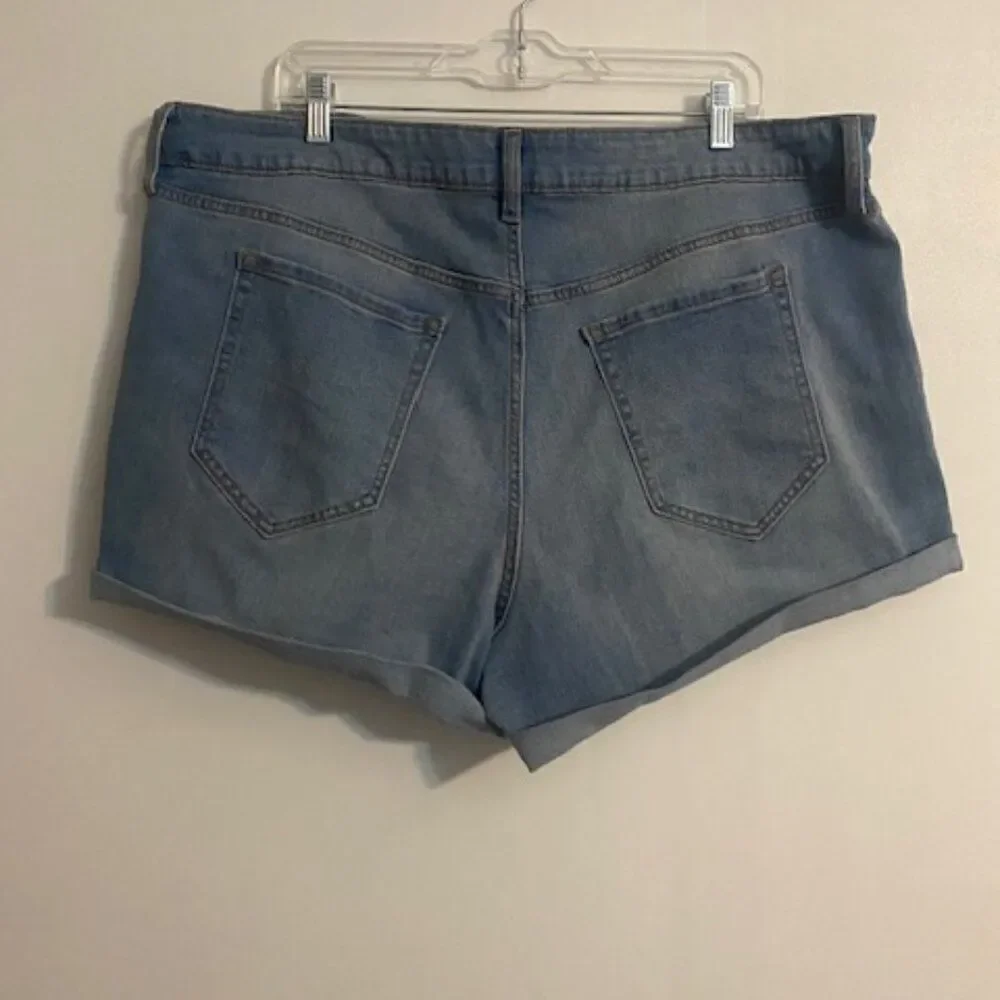 Old Navy High-Rise wow cuffed denim shorts, size 22